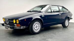Image 2/14 of Alfa Romeo Alfetta GTV 2.0 (1979)