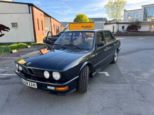 Image 12/12 of BMW M 535i (1987)