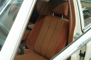 Bild 45/50 von Mercedes-Benz 380 SE (1980)