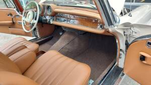 Bild 8/29 von Mercedes-Benz 280 SE (1968)