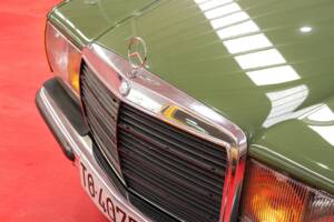 Bild 27/54 von Mercedes-Benz 250 T (1979)