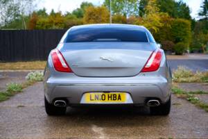 Bild 28/50 von Jaguar XJ 5.0 (2010)