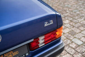 Imagen 17/48 de Mercedes-Benz 190 E 2.3 (1992)