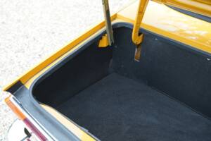 Image 21/50 of Triumph TR 6 (1971)