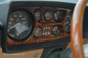 Image 18/28 of Lamborghini Espada 400 GT (1970)