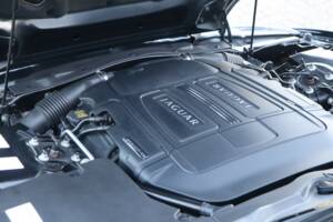 Image 16/50 of Jaguar XKR (2010)