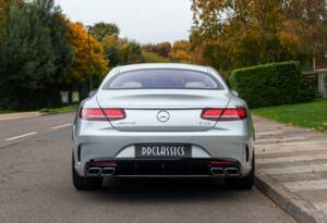 Immagine 6/31 di Mercedes-Benz S 63 AMG S 4MATIC (2019)