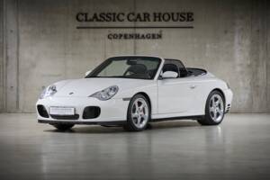 Image 1/98 of Porsche 911 Carrera 4S (2004)