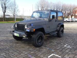 Image 31/42 de Jeep Wrangler Sport Hardtop 2.5 (1997)
