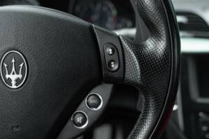 Bild 41/50 von Maserati GranTurismo 4.2 (2008)