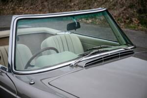 Image 29/37 of Mercedes-Benz 280 SL (1970)