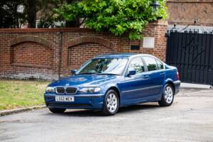 Image 12/38 of BMW 325i (2002)