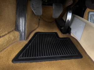 Image 50/59 of Ferrari 328 GTS (1988)