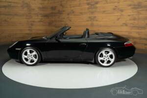 Image 7/8 de Porsche 911 Carrera (2001)