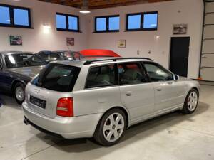 Bild 4/64 von Audi S4 Avant (2000)