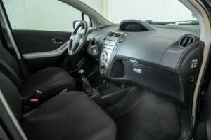 Bild 12/50 von Toyota Yaris 1.33 VVT-i (2011)
