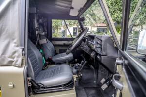 Bild 34/41 von Land Rover Defender 90 Td5 (1998)