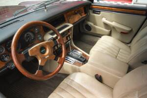 Image 28/44 of Jaguar XJ 12 (1990)