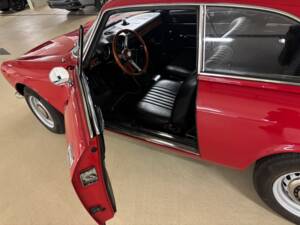 Afbeelding 6/33 van Alfa Romeo Giulia 1600 GT Junior (1972)