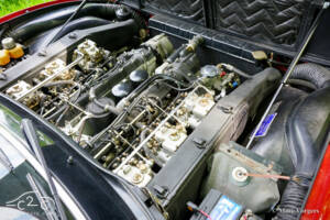 Image 29/80 de Ferrari 365 GTC&#x2F;4 (1972)