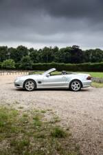 Image 20/40 of Mercedes-Benz SL 55 AMG (2002)