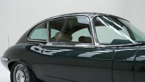 Image 13/15 de Jaguar Type E V12 (2+2) (1971)