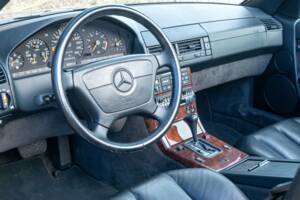 Image 3/50 of Mercedes-Benz 500 SL (1991)