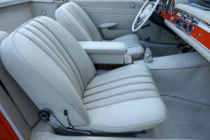 Image 40/50 of Mercedes-Benz 230 SL (1964)