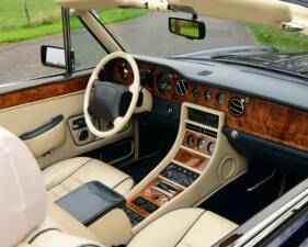 Image 30/50 of Rolls-Royce Corniche S (1995)