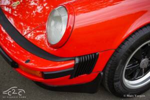 Image 37/63 of Porsche 911 Carrera 3.2 (1986)