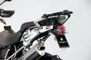 Image 11/50 of BMW DUMMY (2010)