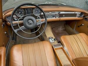 Image 20/36 de Mercedes-Benz 250 SL (1968)