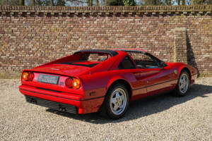 Image 42/50 de Ferrari 328 GTS (1989)