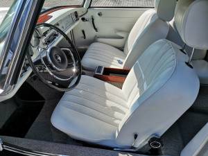 Afbeelding 4/42 van Mercedes-Benz 230 SL (1964)