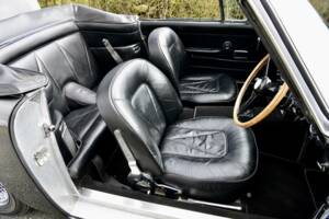 Imagen 45/50 de Aston Martin DB 6 Vantage Volante (1969)