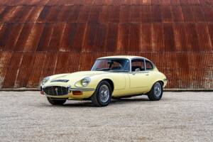 Bild 2/30 von Jaguar E-Type V12 (2+2) (1971)
