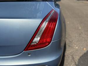 Image 39/50 of Jaguar XJ 5.0 (2011)