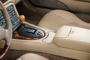 Bild 47/50 von Jaguar XK8 4.0 (2002)