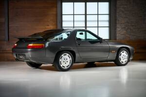 Afbeelding 2/42 van Porsche 928 S4 (1989)