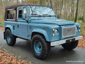 Immagine 6/25 di Land Rover Defender 90 (1997)