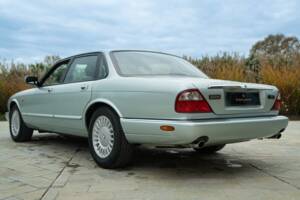 Image 7/50 de Jaguar XJ 8 Sovereign (1997)
