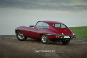 Image 12/17 of Jaguar E-Type (1970)