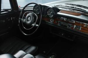 Image 28/48 of Mercedes-Benz 280 SE (1969)