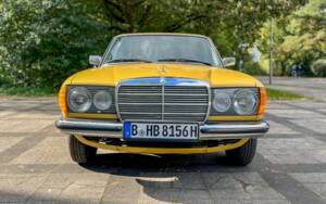 Image 19/139 of Mercedes-Benz 240 D (1978)