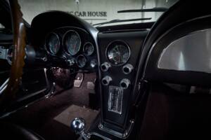 Image 77/78 of Chevrolet Corvette Stingray 427 (1967)