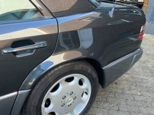 Imagen 33/64 de Mercedes-Benz E 500 (1993)