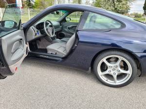 Image 21/23 of Porsche 911 Carrera (2004)