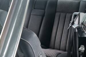 Bild 45/50 von Mercedes-Benz 300 CE (1991)