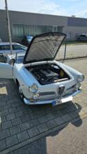 Image 5/8 of Alfa Romeo 2600 Spider (1963)