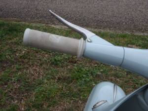 Image 17/50 de Piaggio Vespa 125 (1961)